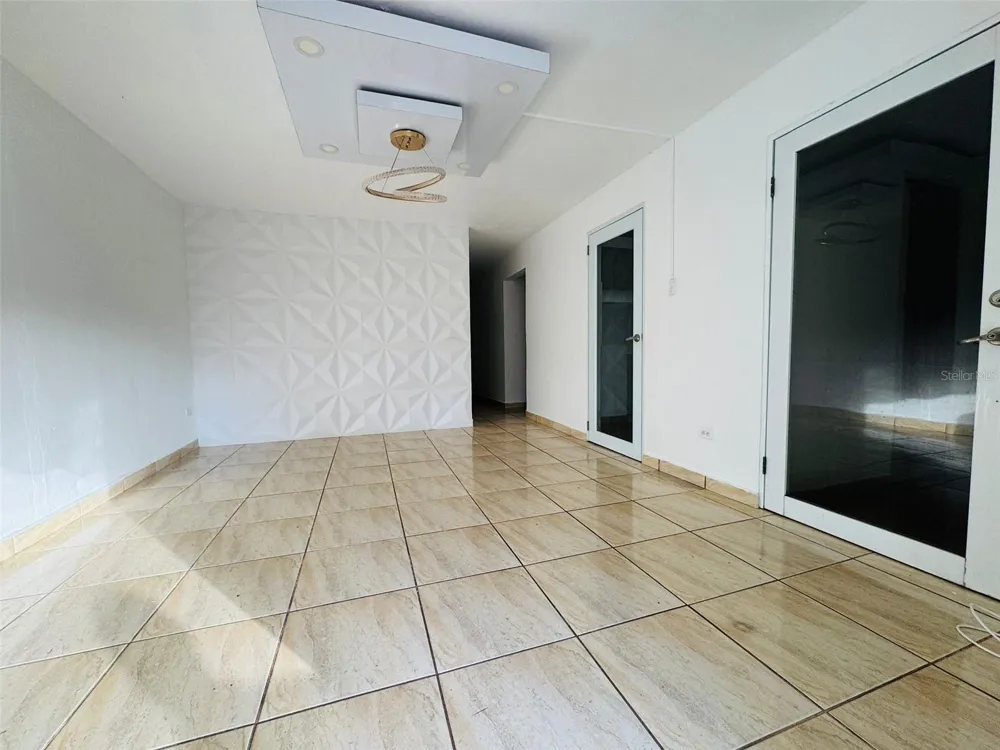 AVE. ITURREGUI Calle 514 URB. COUNTRY CLUB Carolina, PR 00981