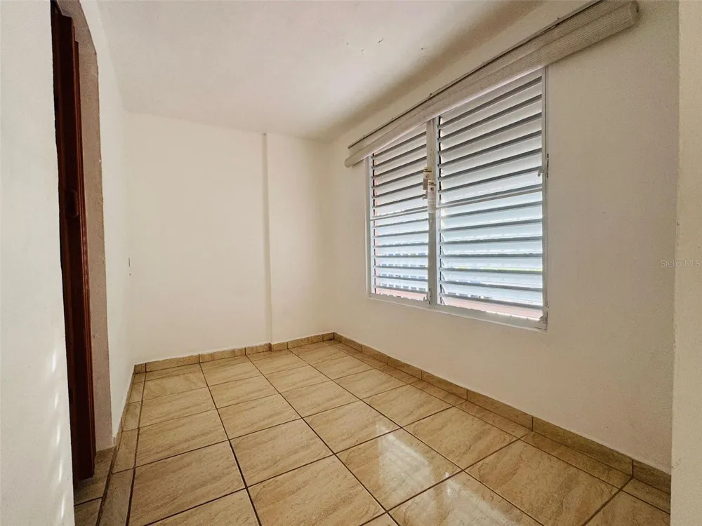 AVE. ITURREGUI Calle 514 URB. COUNTRY CLUB Carolina, PR 00981