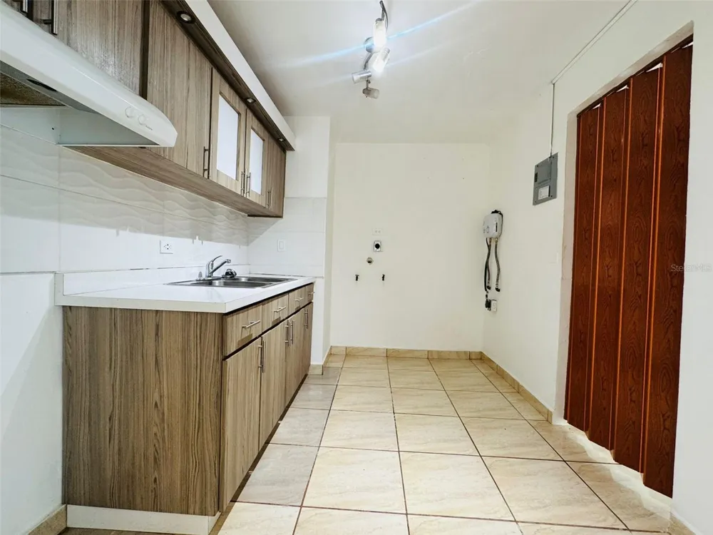 AVE. ITURREGUI Calle 514 URB. COUNTRY CLUB Carolina, PR 00981