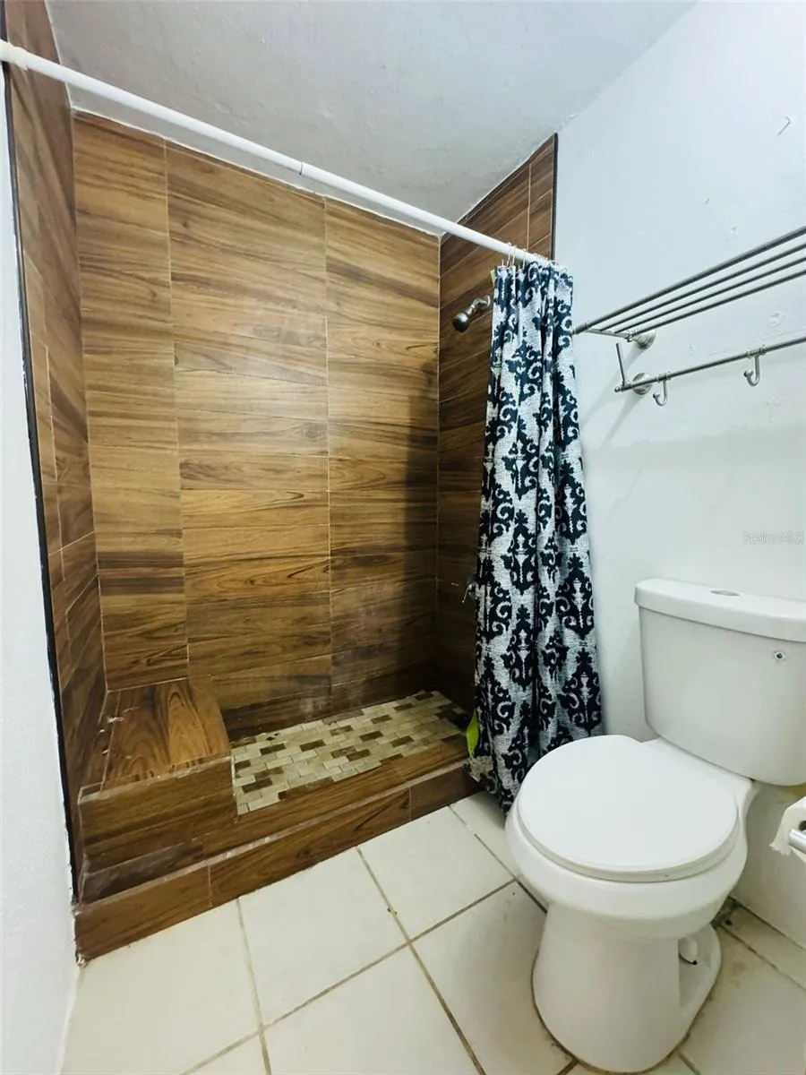 AVE. ITURREGUI Calle 514 URB. COUNTRY CLUB Carolina, PR 00981