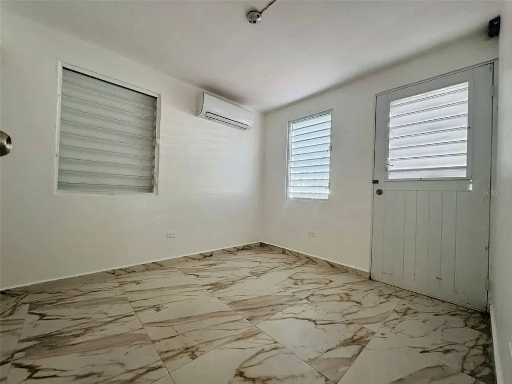 AVE. ITURREGUI Calle 514 URB. COUNTRY CLUB Carolina, PR 00981