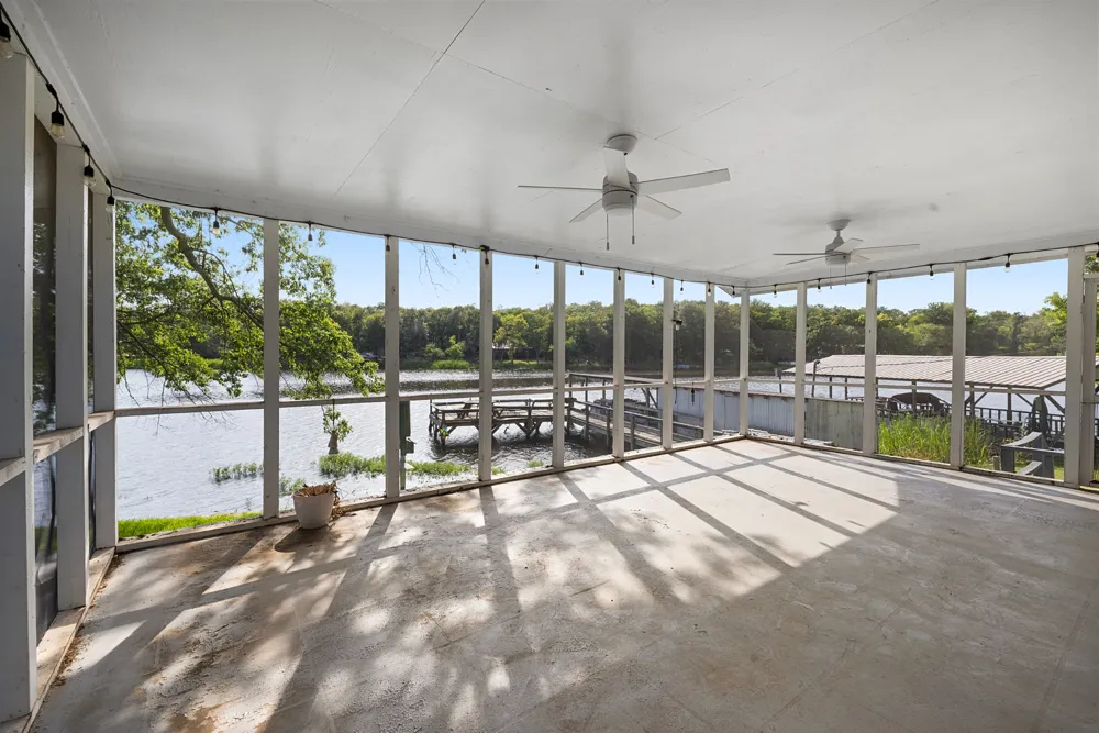 1068 Lakeside Fort Towson, OK 74735