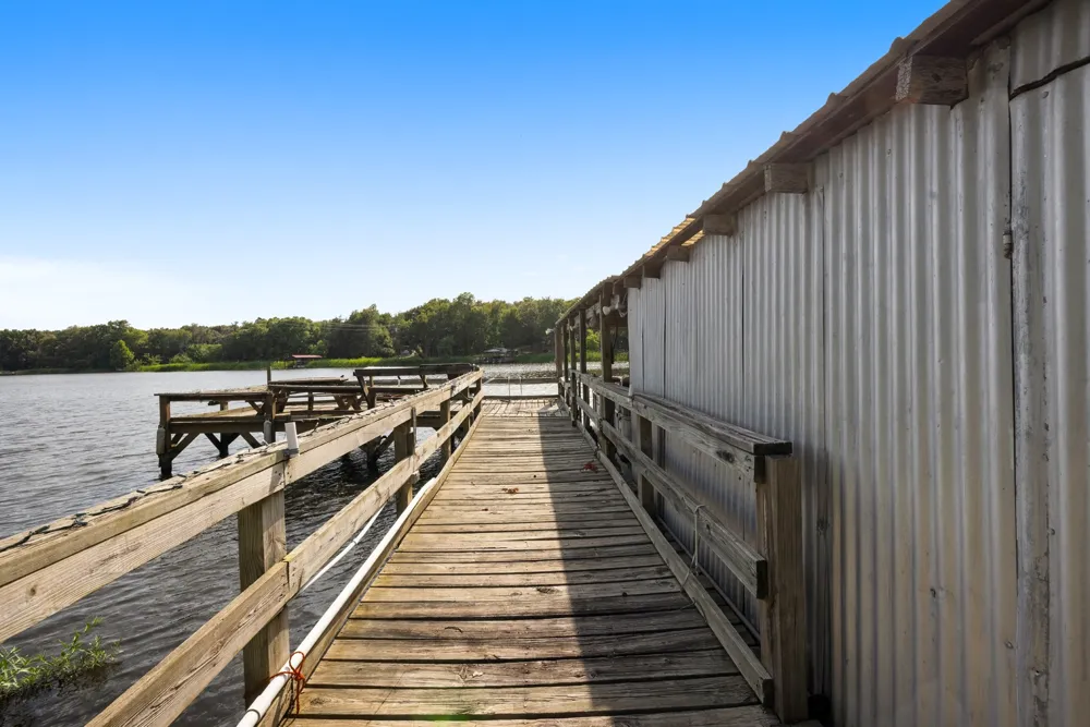 1068 Lakeside Fort Towson, OK 74735