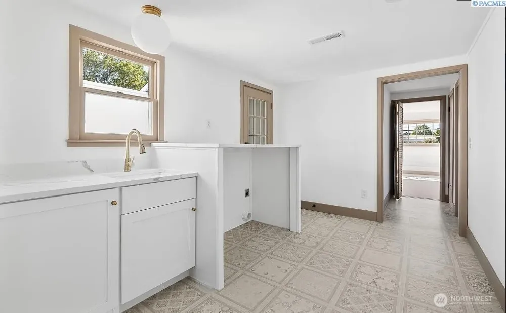 7108 W Argent Pasco, WA 99301