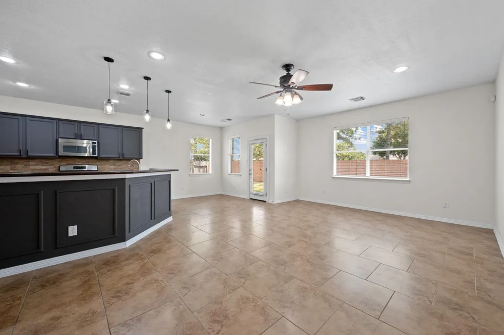 2909 Castleton Bay Lane Pearland, TX 77584