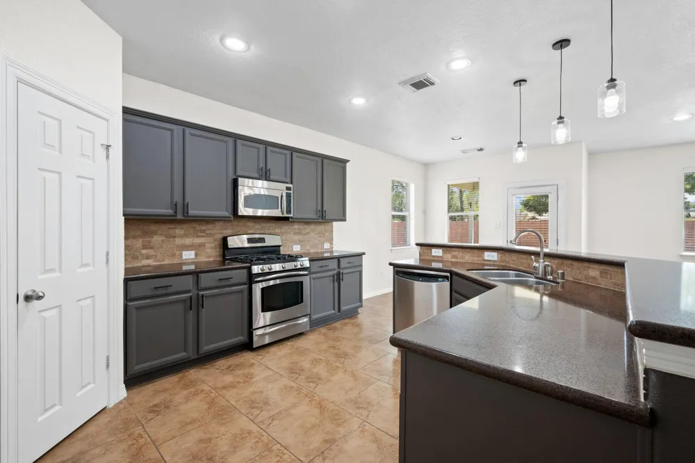 2909 Castleton Bay Lane Pearland, TX 77584