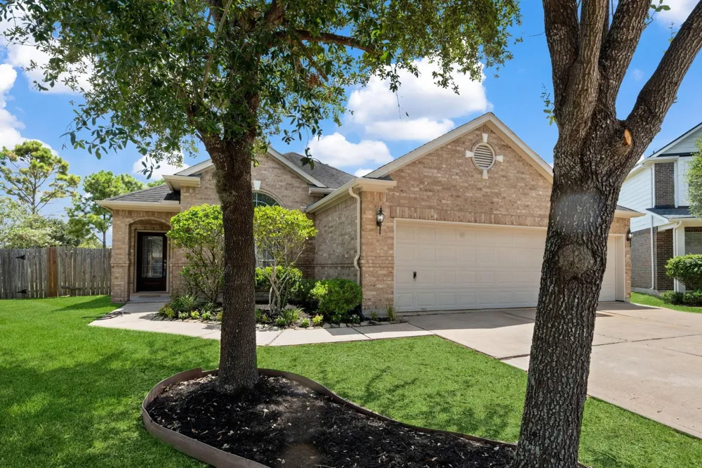 2909 Castleton Bay Lane Pearland, TX 77584