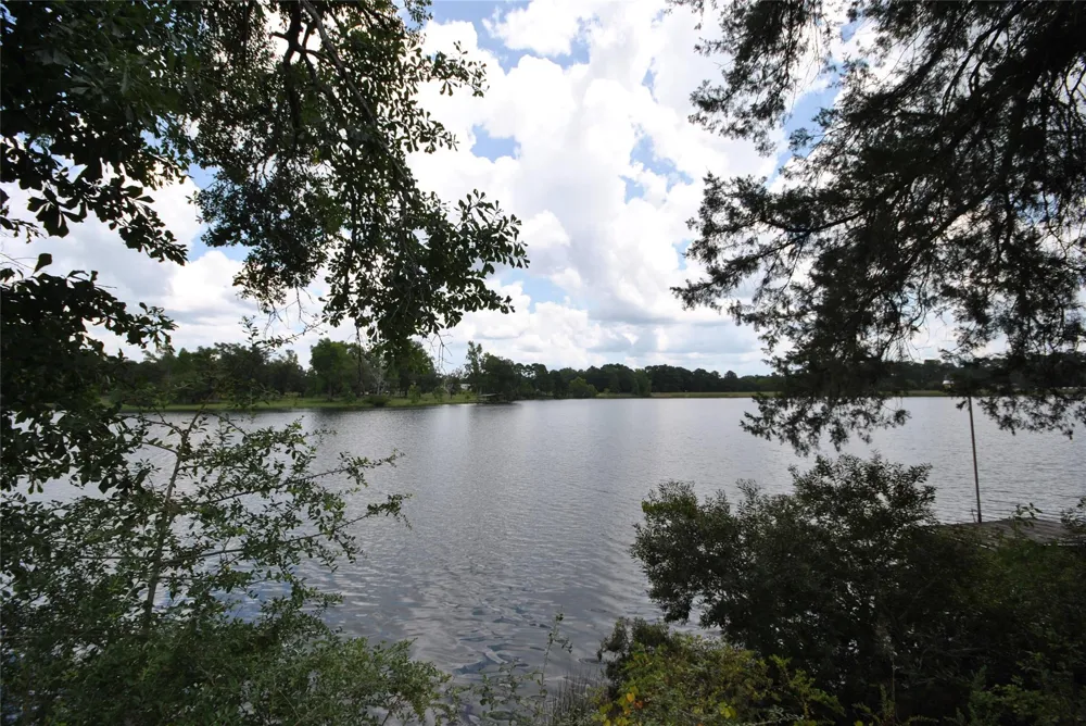 12960 Royal Shores Drive Conroe, TX 77303