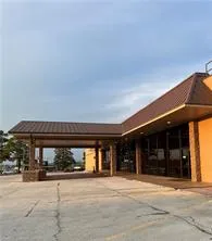 5805 Hwy 271