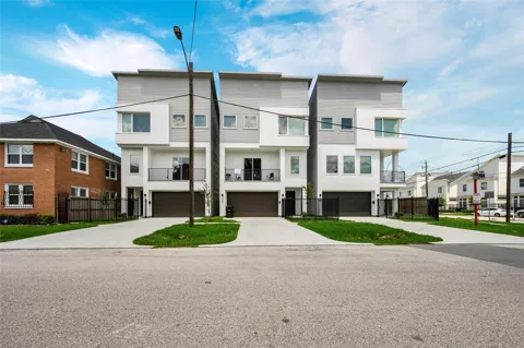 2102 Live Oak Street