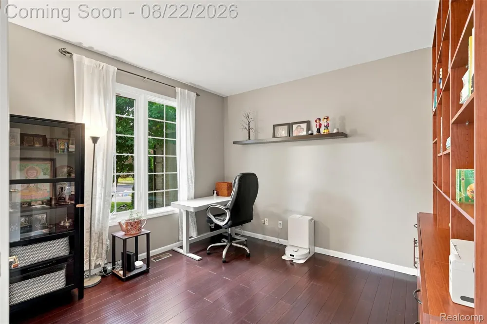 22099 Barclay Court Novi City, MI 48374