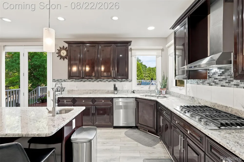 22099 Barclay Court Novi City, MI 48374