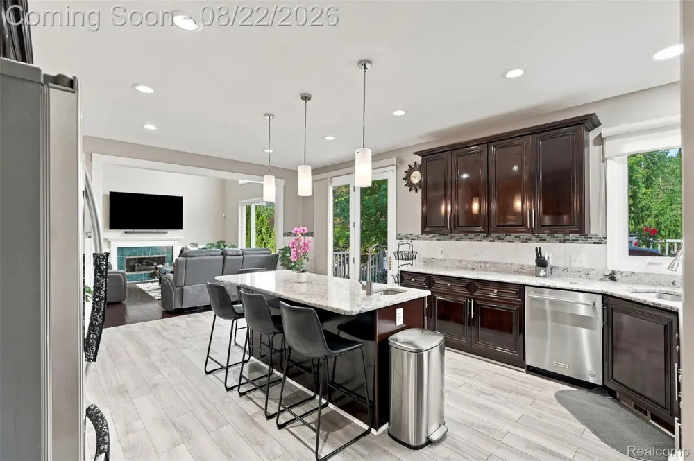 22099 Barclay Court Novi City, MI 48374