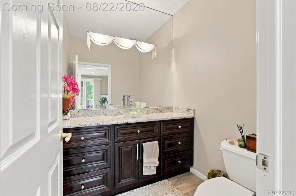 22099 Barclay Court Novi City, MI 48374