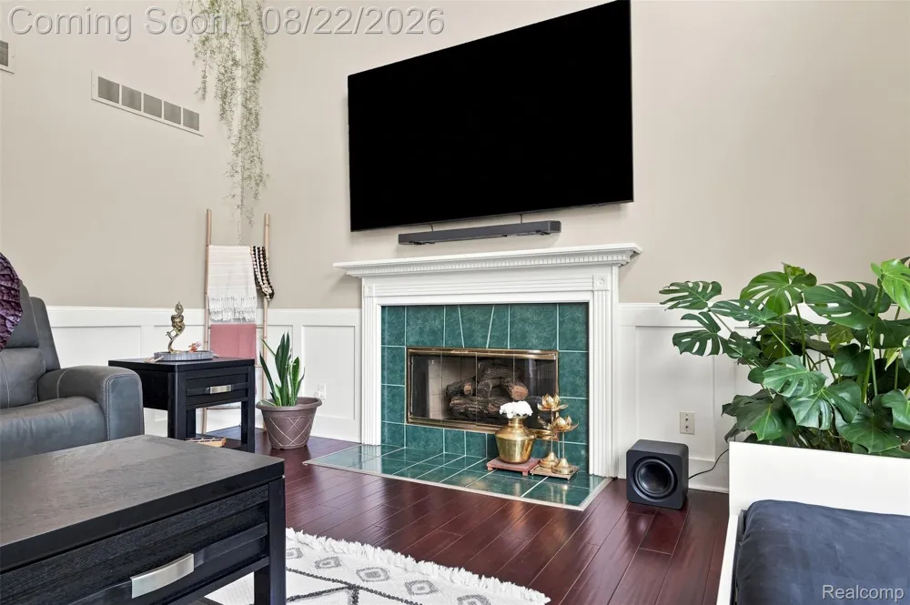 22099 Barclay Court Novi City, MI 48374