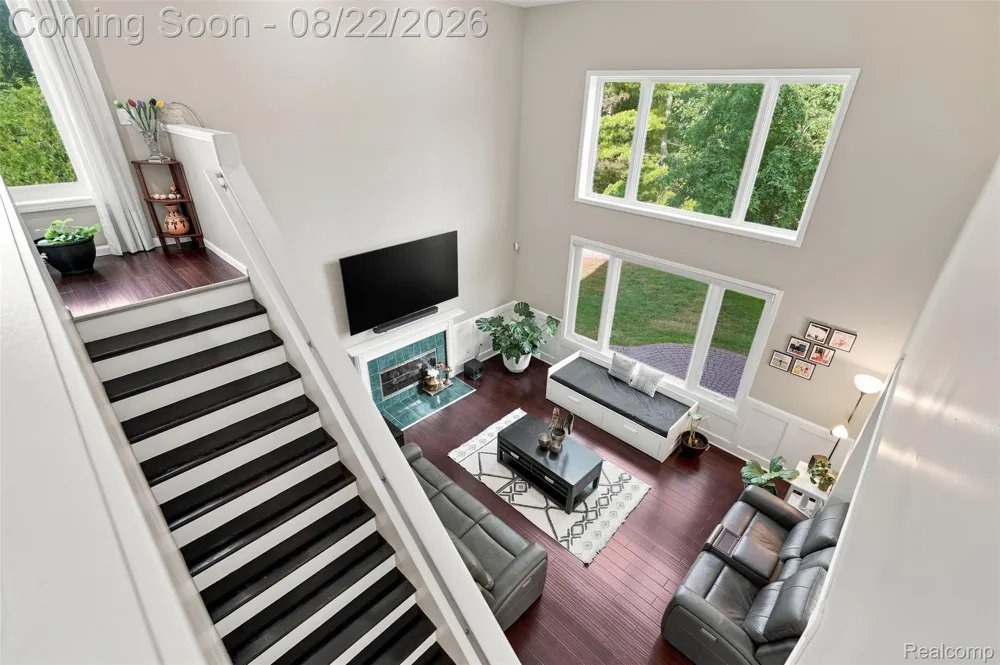 22099 Barclay Court Novi City, MI 48374