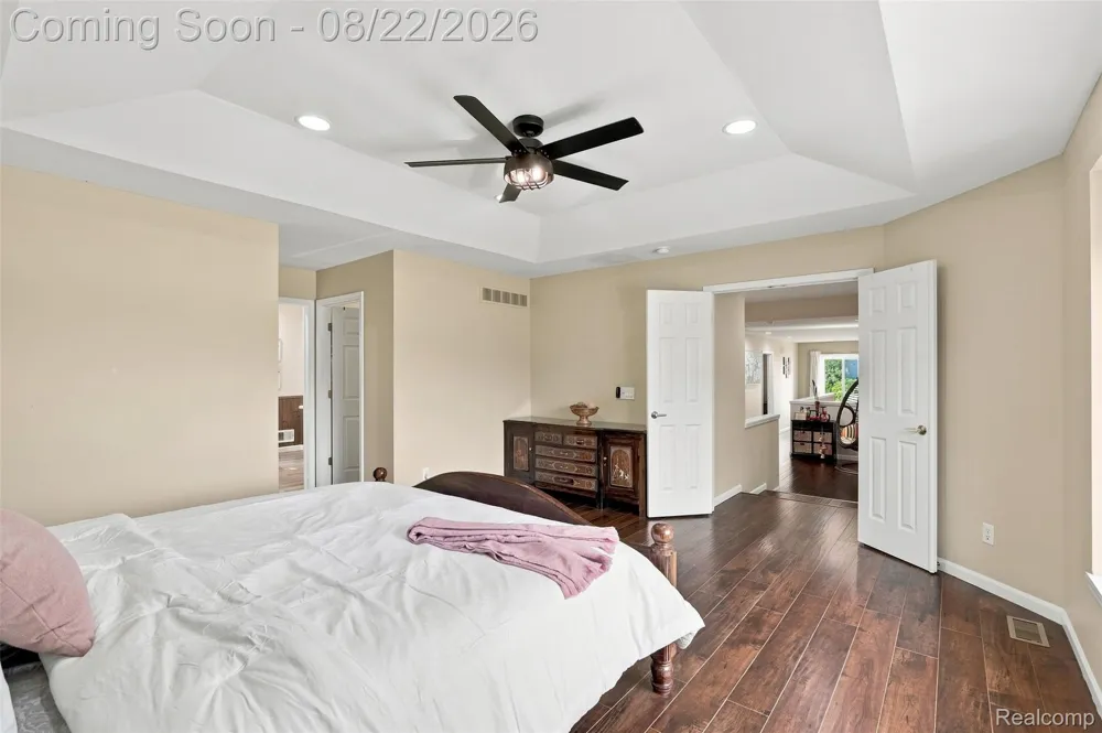 22099 Barclay Court Novi City, MI 48374