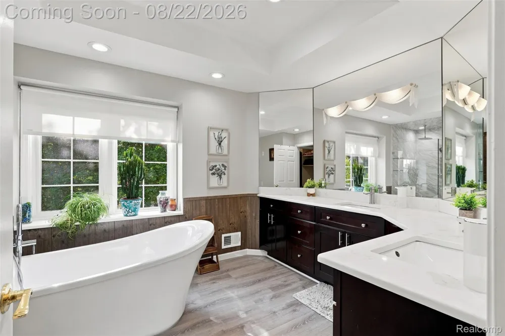 22099 Barclay Court Novi City, MI 48374