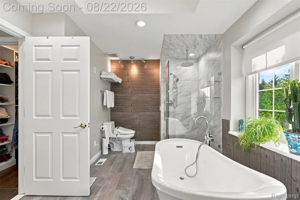 22099 Barclay Court Novi City, MI 48374