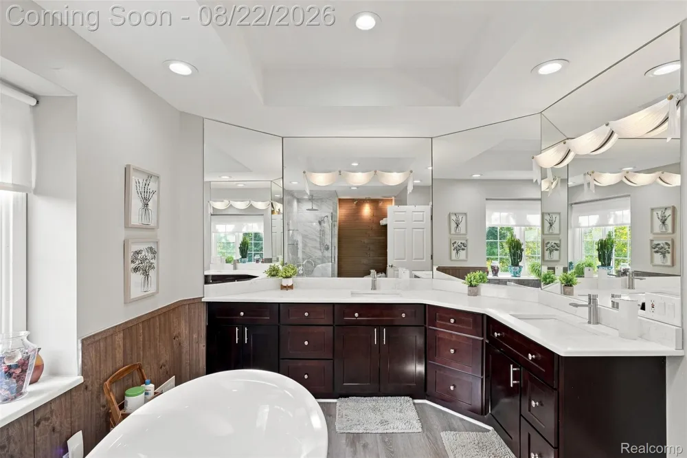 22099 Barclay Court Novi City, MI 48374