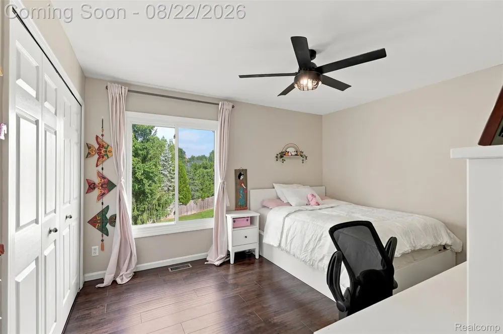 22099 Barclay Court Novi City, MI 48374