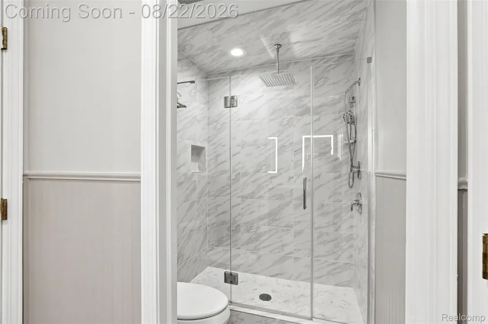 22099 Barclay Court Novi City, MI 48374