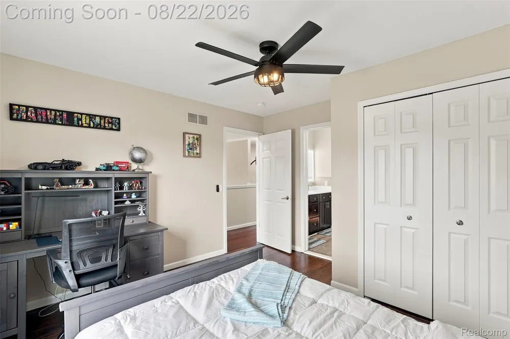 22099 Barclay Court Novi City, MI 48374