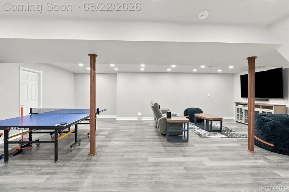22099 Barclay Court Novi City, MI 48374