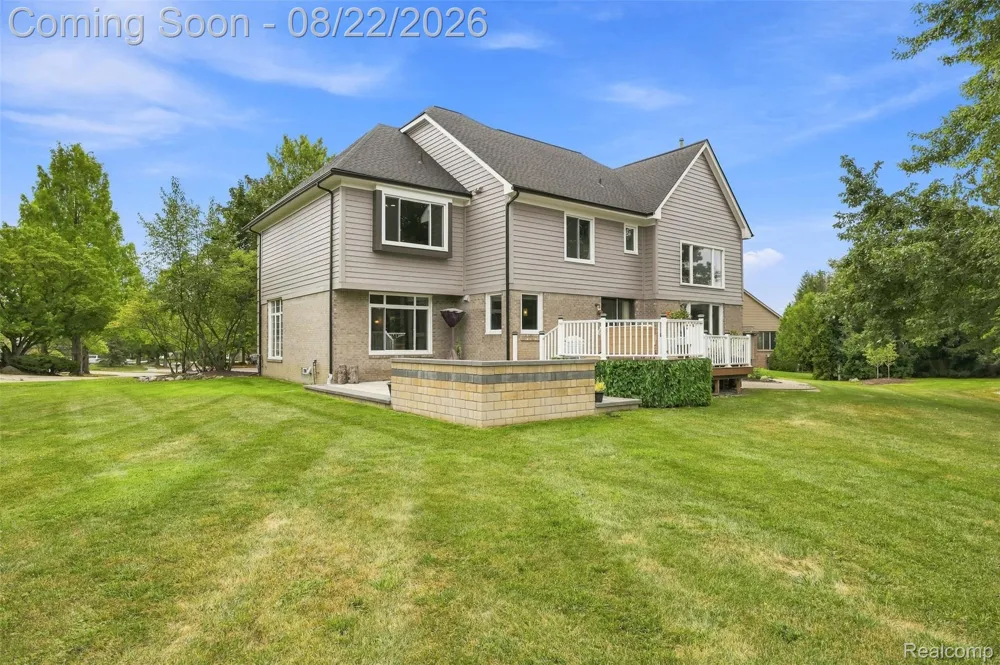 22099 Barclay Court Novi City, MI 48374