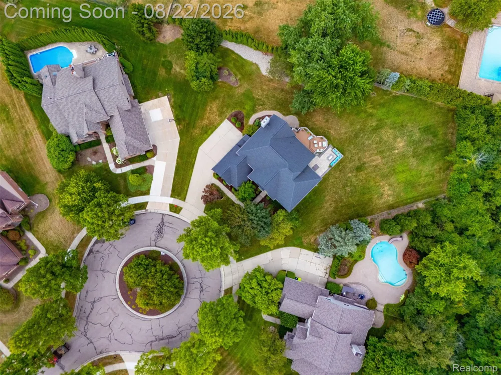 22099 Barclay Court Novi City, MI 48374