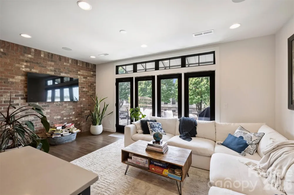 416 E 33rd Street Charlotte, NC 28205