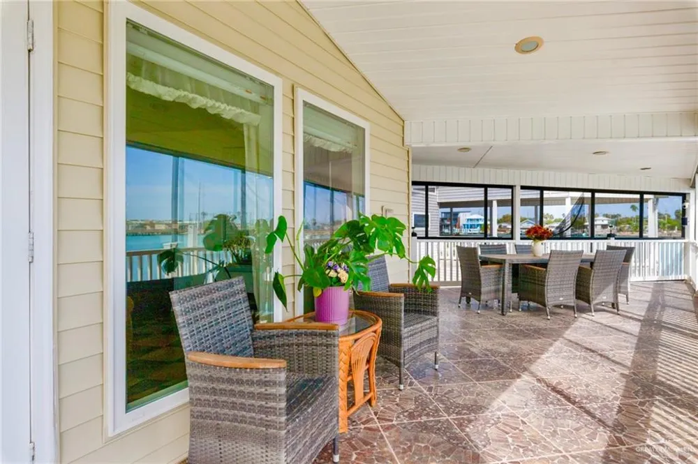 154 E Bonnet Circle Port Isabel, TX 78578