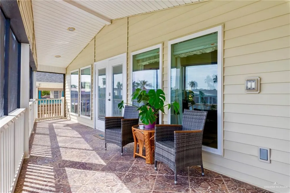 154 E Bonnet Circle Port Isabel, TX 78578