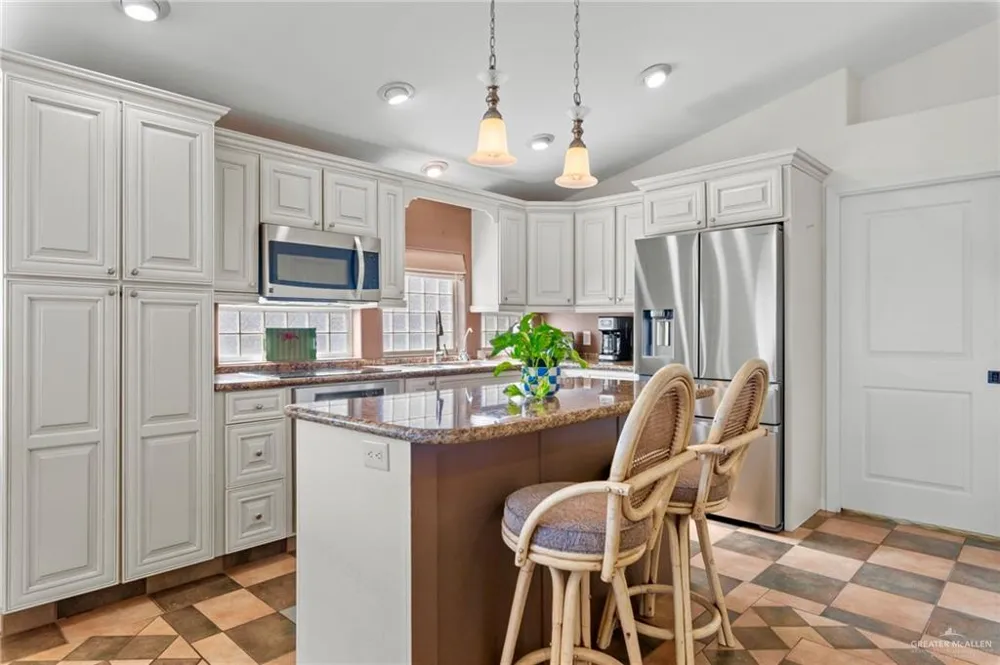 154 E Bonnet Circle Port Isabel, TX 78578