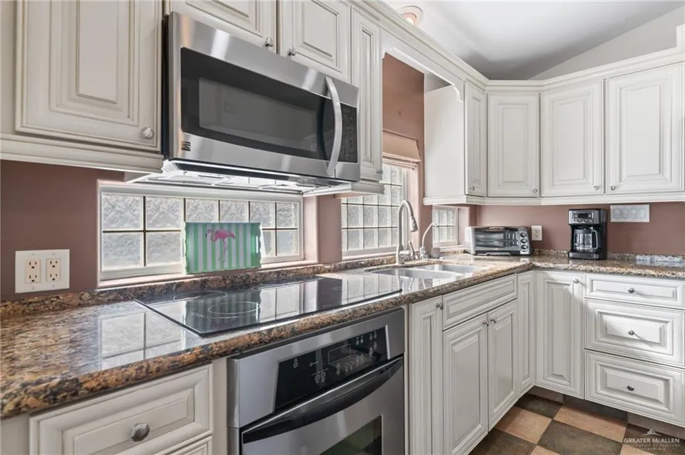 154 E Bonnet Circle Port Isabel, TX 78578