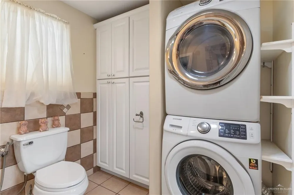 154 E Bonnet Circle Port Isabel, TX 78578