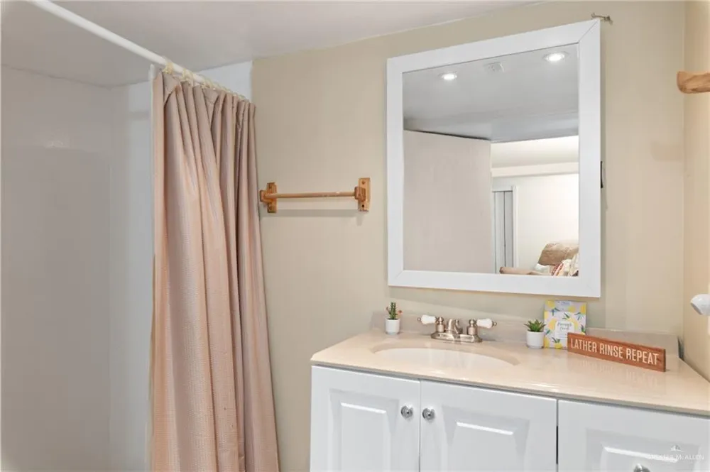 154 E Bonnet Circle Port Isabel, TX 78578