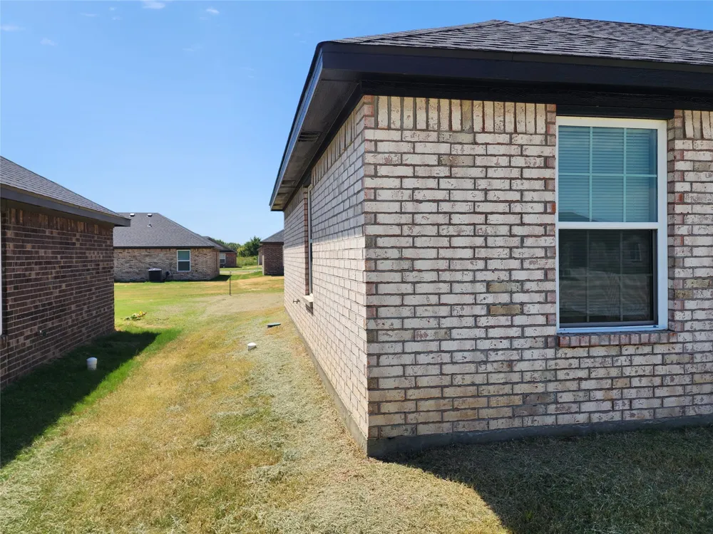 505 Sweet Pea Lane Madill, OK 73446