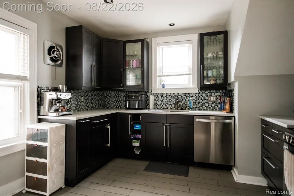2220 Hyland Street Ferndale City, MI 48220