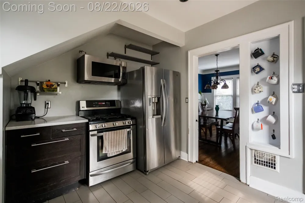 2220 Hyland Street Ferndale City, MI 48220