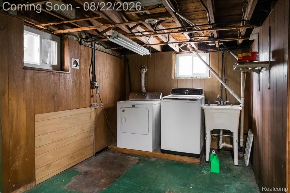 2220 Hyland Street Ferndale City, MI 48220
