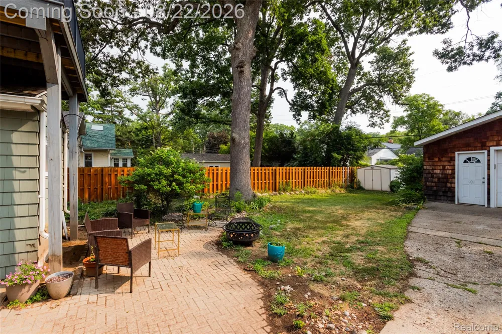 2220 Hyland Street Ferndale City, MI 48220