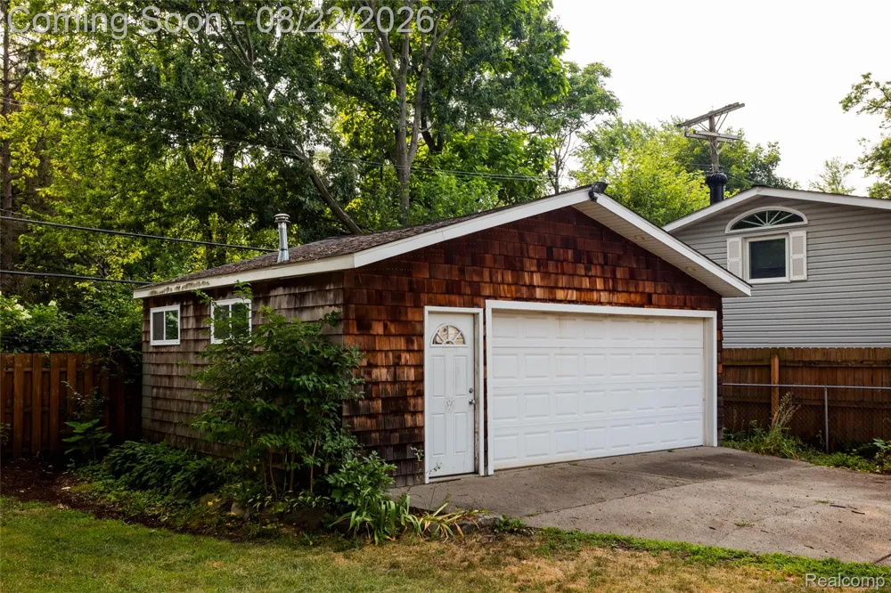 2220 Hyland Street Ferndale City, MI 48220