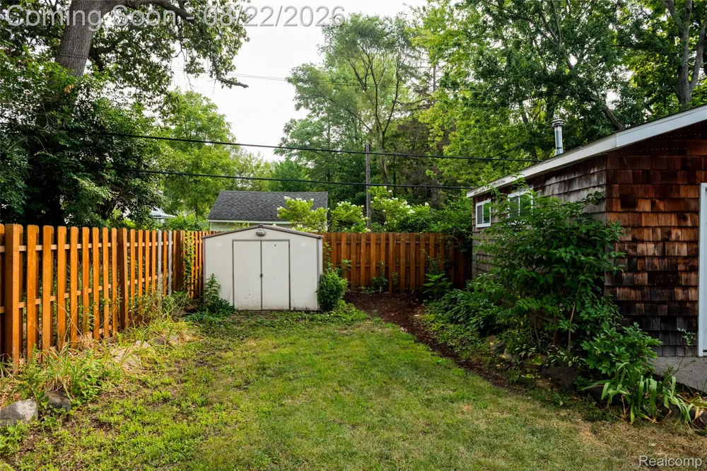 2220 Hyland Street Ferndale City, MI 48220