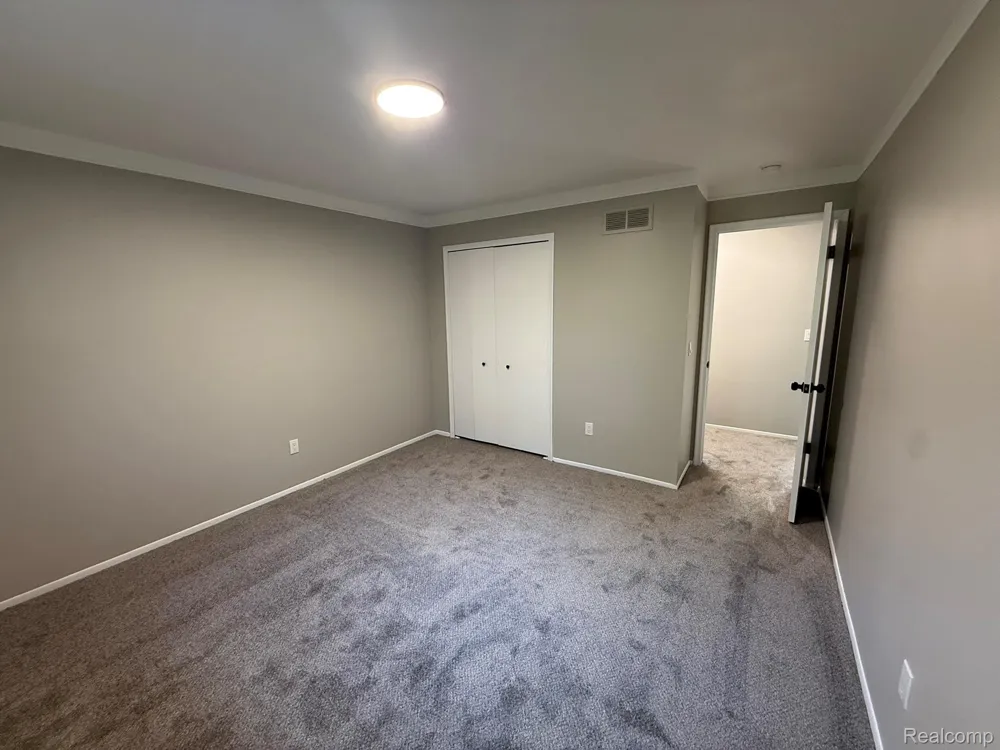 39232 Donahue Drive Clinton Charter Township, MI 48038