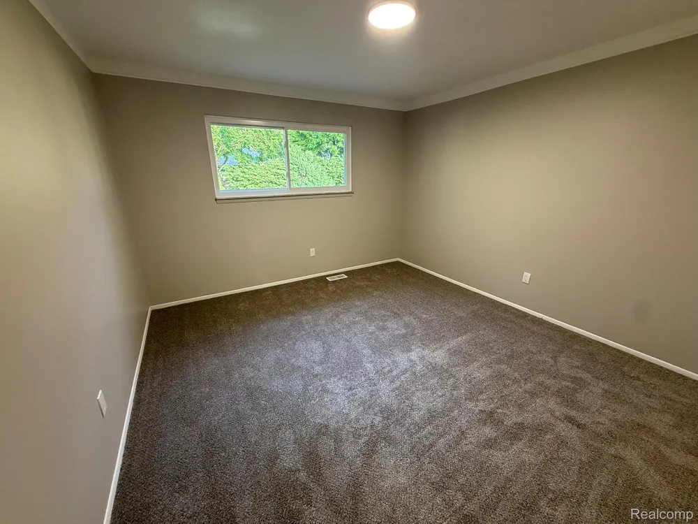 39232 Donahue Drive Clinton Charter Township, MI 48038