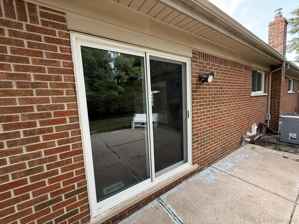 39232 Donahue Drive Clinton Charter Township, MI 48038