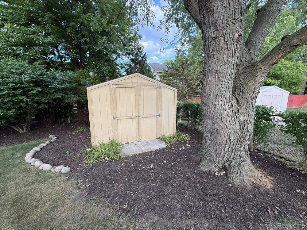 39232 Donahue Drive Clinton Charter Township, MI 48038