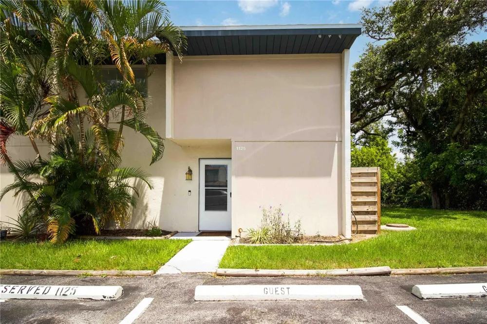 1125 LONGFELLOW WAY #125-B Sarasota, FL 34243