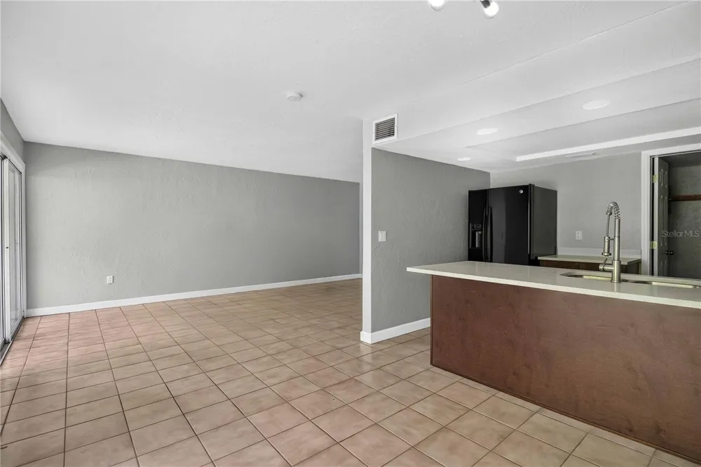 1125 LONGFELLOW WAY #125-B Sarasota, FL 34243